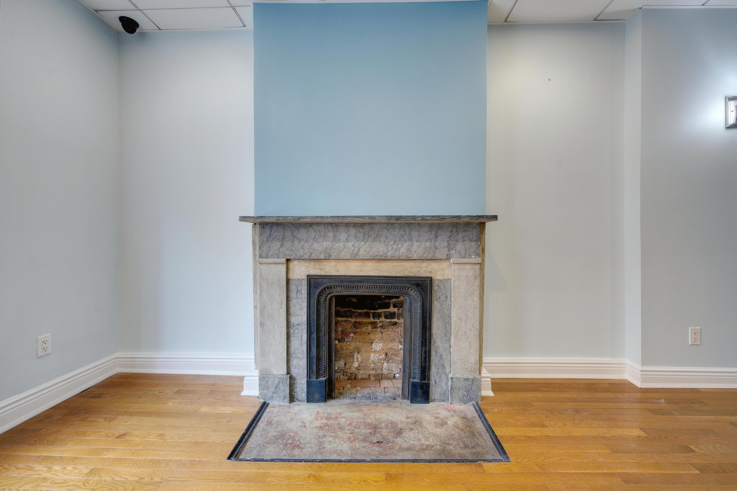 15 DENNETT Place