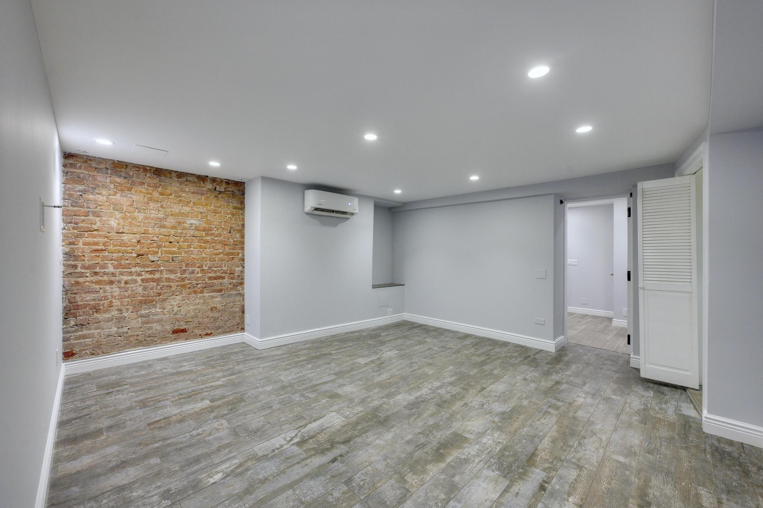 15 DENNETT Place