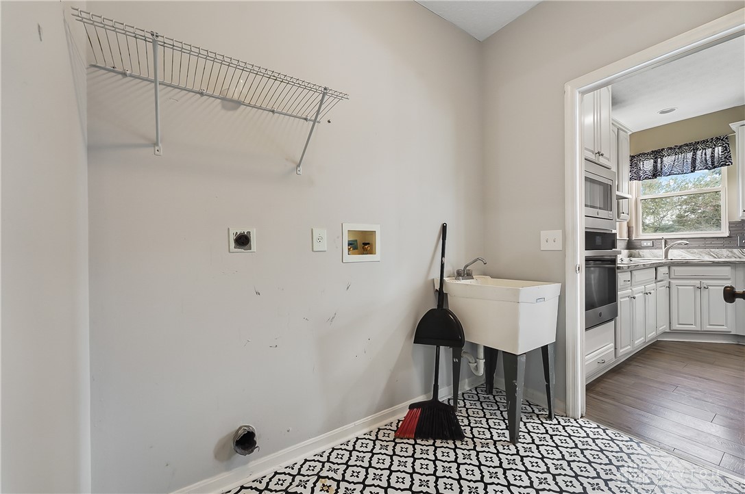 8970 Fox Hollow Court