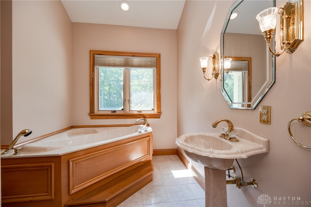 441 E State Route 73