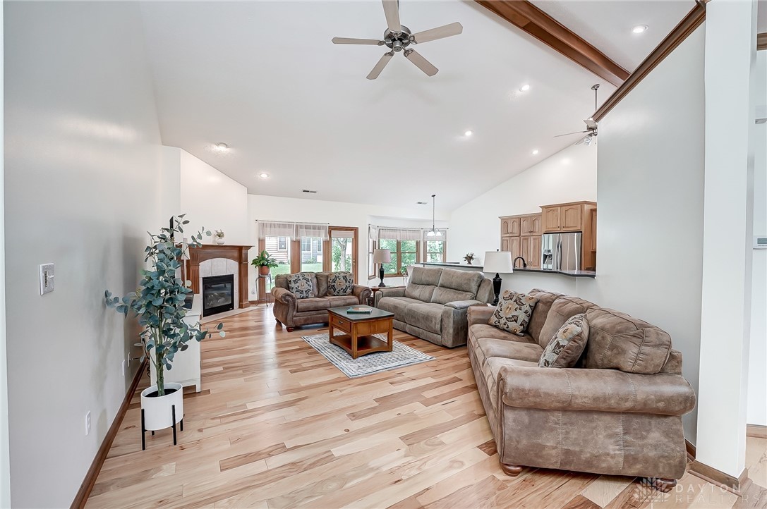 2737 Greenridge Circle