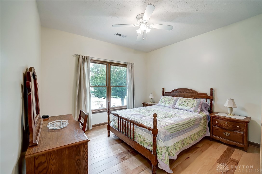 2737 Greenridge Circle