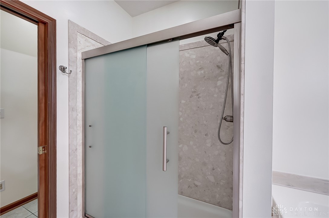 2737 Greenridge Circle