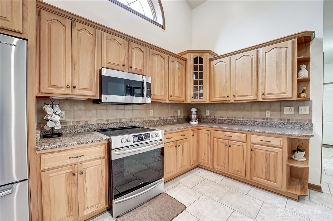 2737 Greenridge Circle