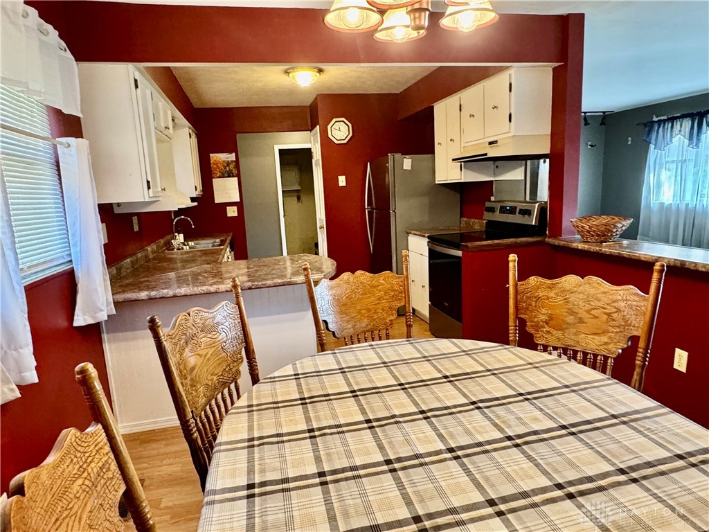 1206 Sherwood Forest Drive