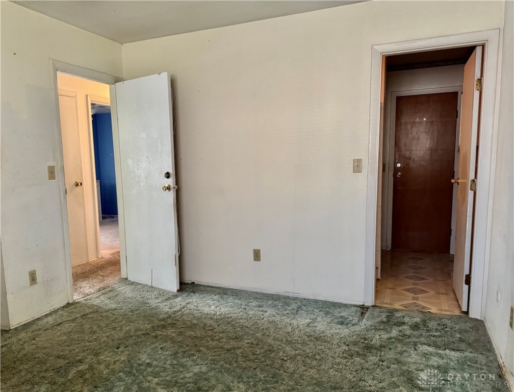 1206 Sherwood Forest Drive