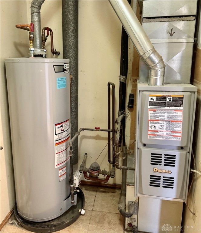 1206 Sherwood Forest Drive