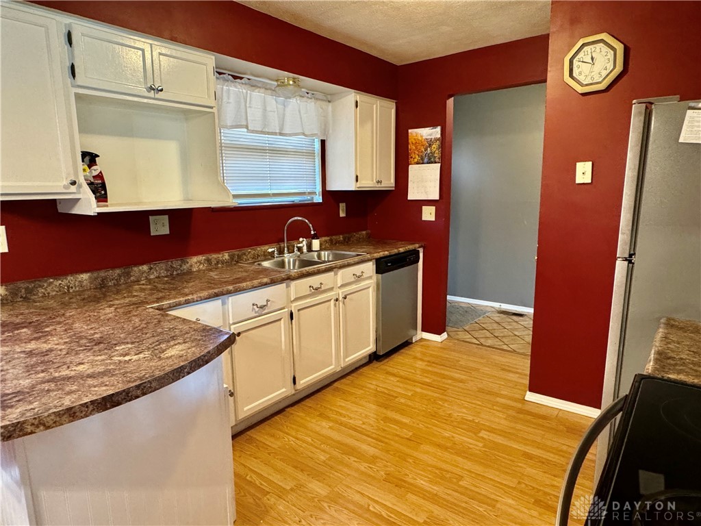 1206 Sherwood Forest Drive