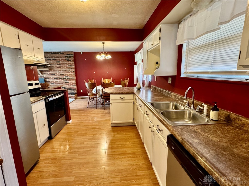 1206 Sherwood Forest Drive