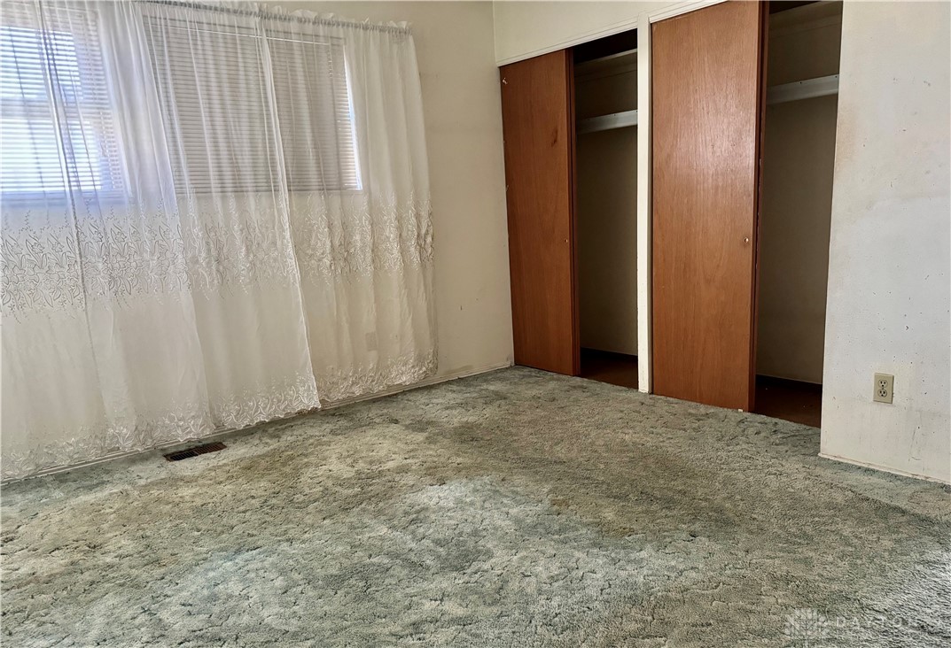 1206 Sherwood Forest Drive