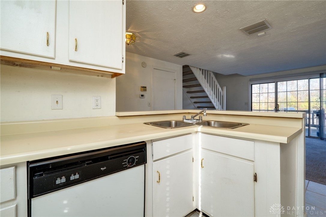 8391 Abbeywood Court