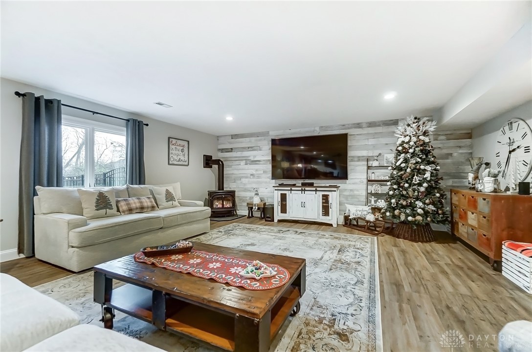 203 Meadowview Court