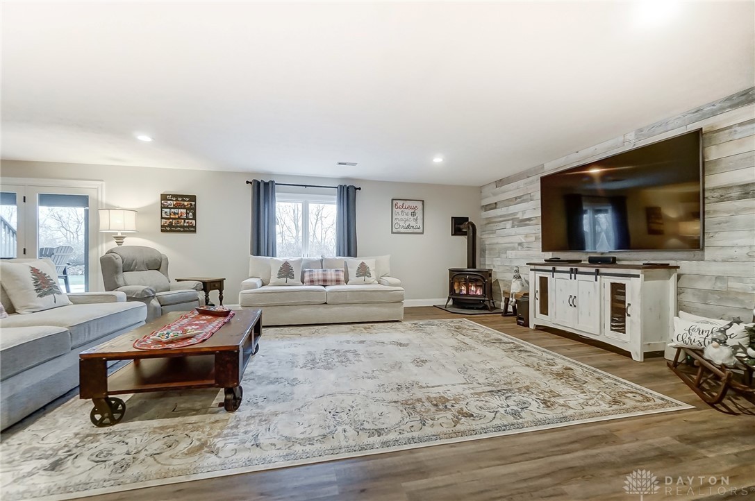 203 Meadowview Court