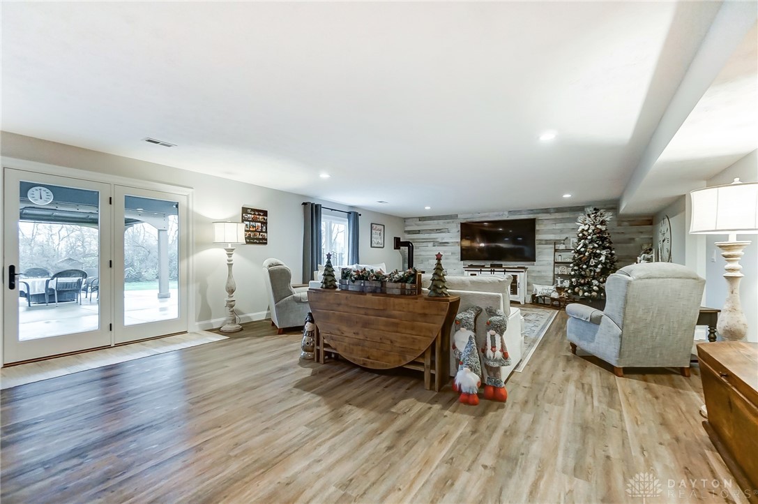 203 Meadowview Court