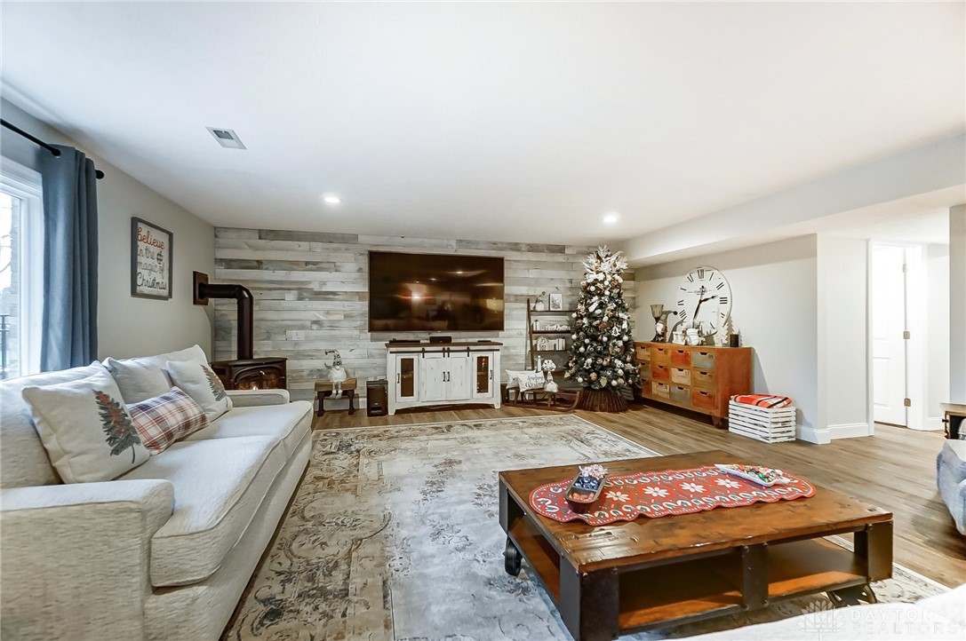 203 Meadowview Court