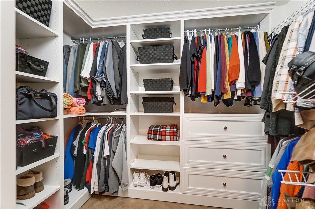 203 Meadowview Court