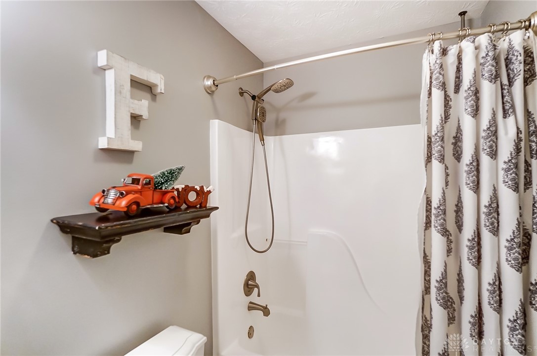 203 Meadowview Court