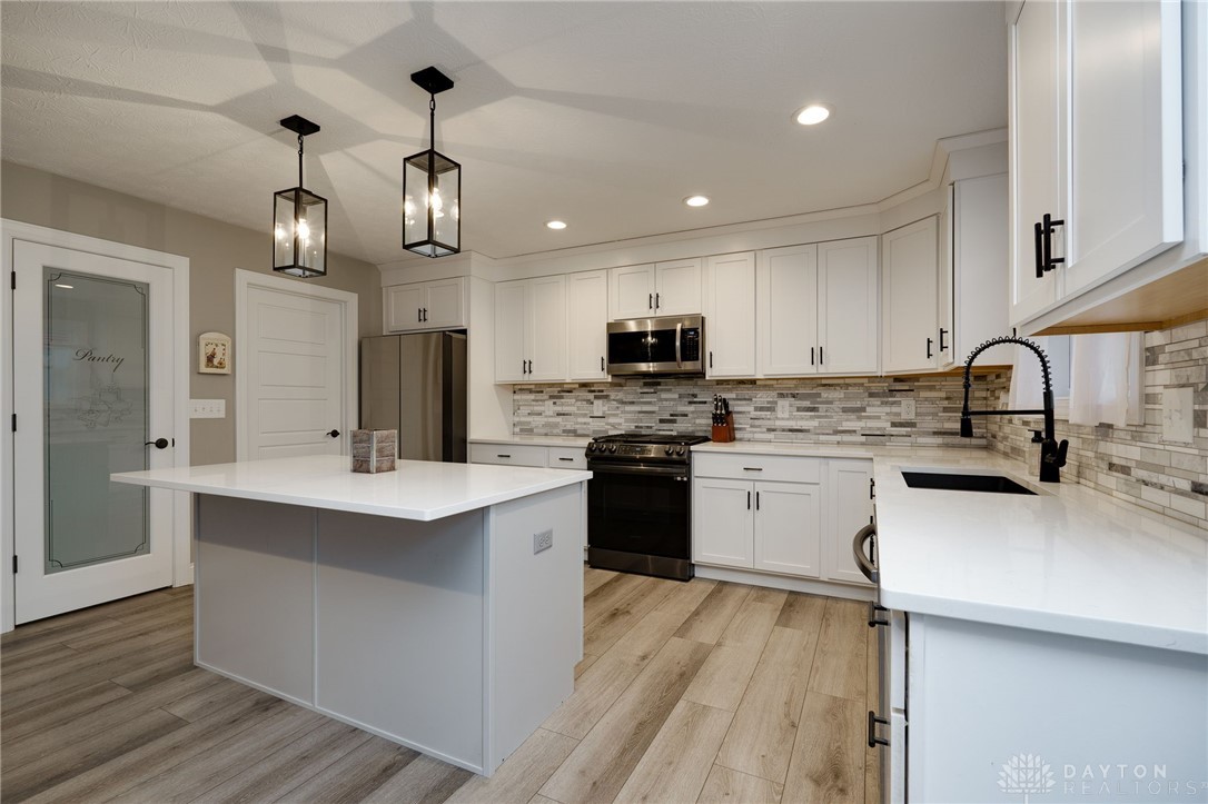 1353 Chrisman Landing