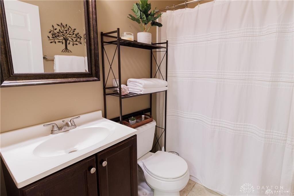 1806 E Lytle-Five Points Road