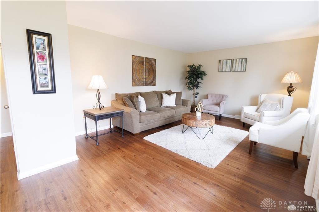 1806 E Lytle-Five Points Road