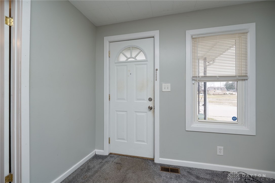 2749 Gladstone Street