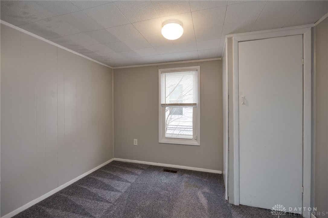 2749 Gladstone Street