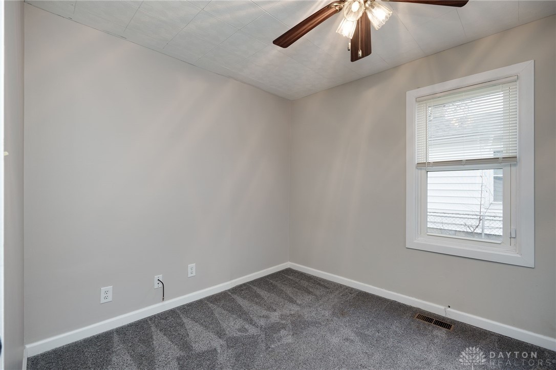 2749 Gladstone Street