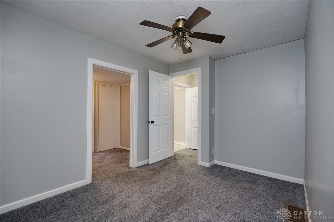 2749 Gladstone Street