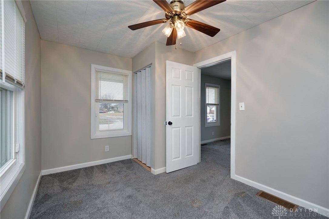 2749 Gladstone Street