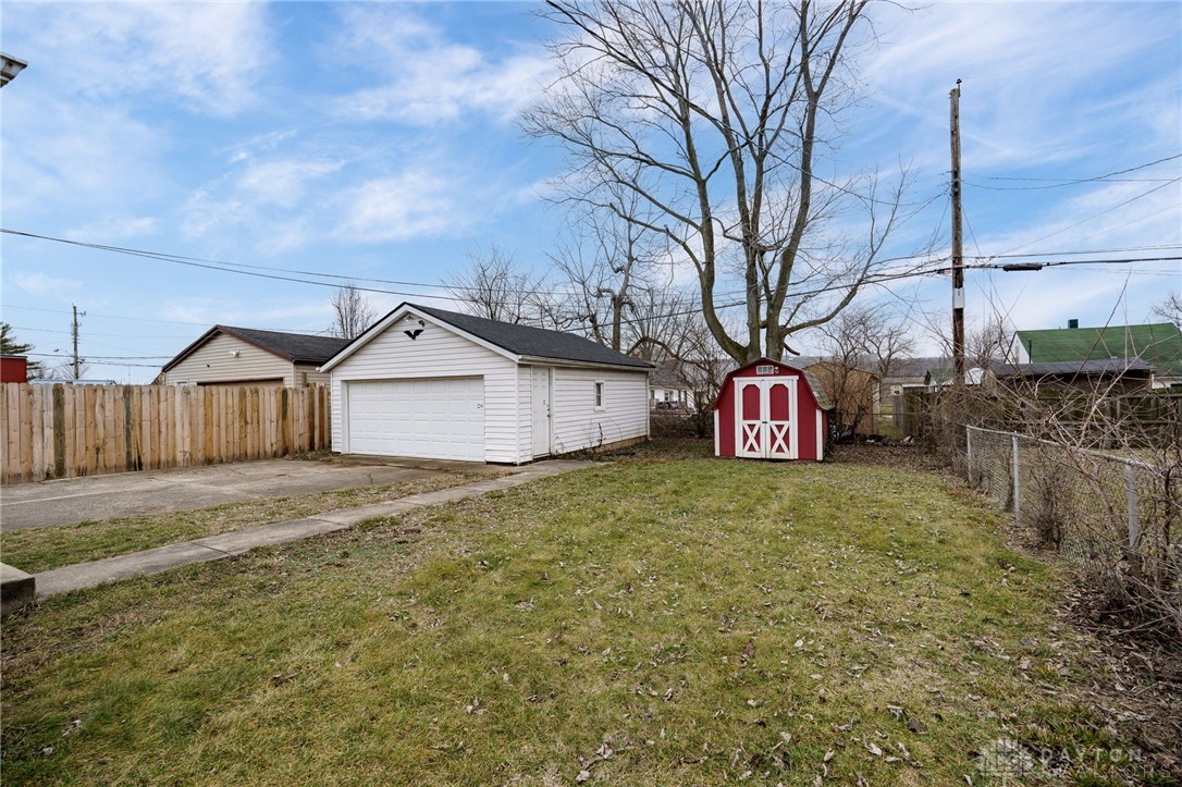 2749 Gladstone Street