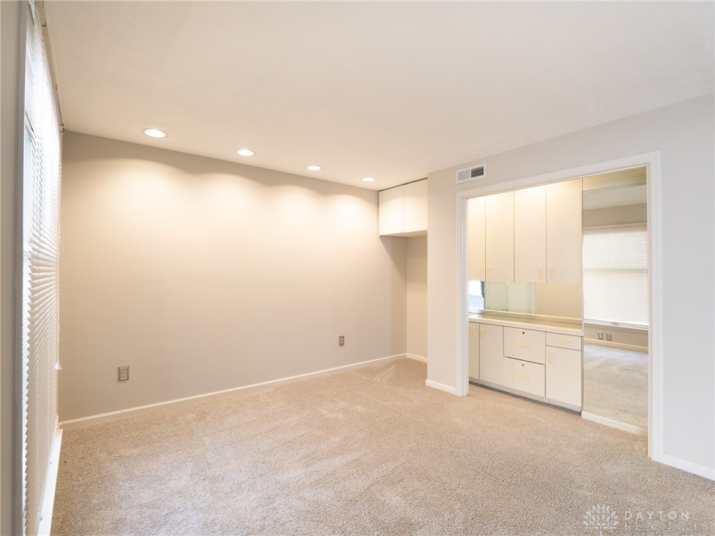 1987 W Alex Bell Road 7