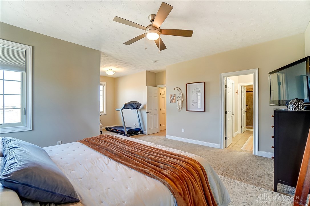 236 Pointe Oakwood Way