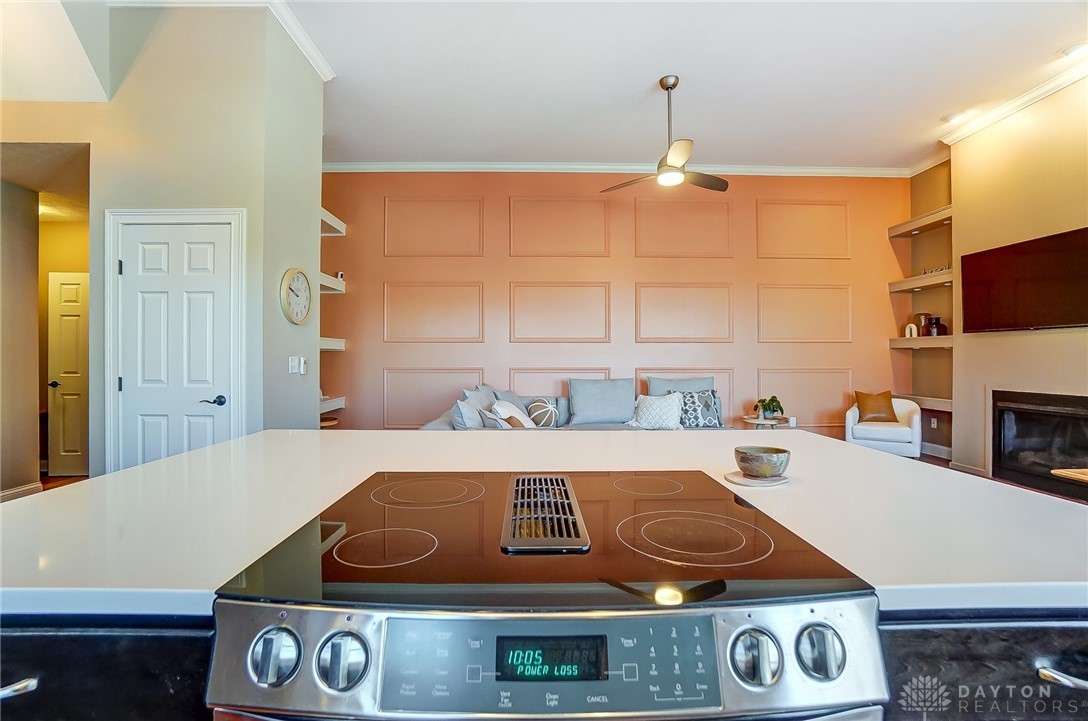 236 Pointe Oakwood Way