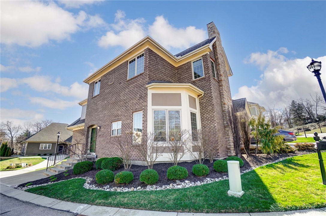 236 Pointe Oakwood Way