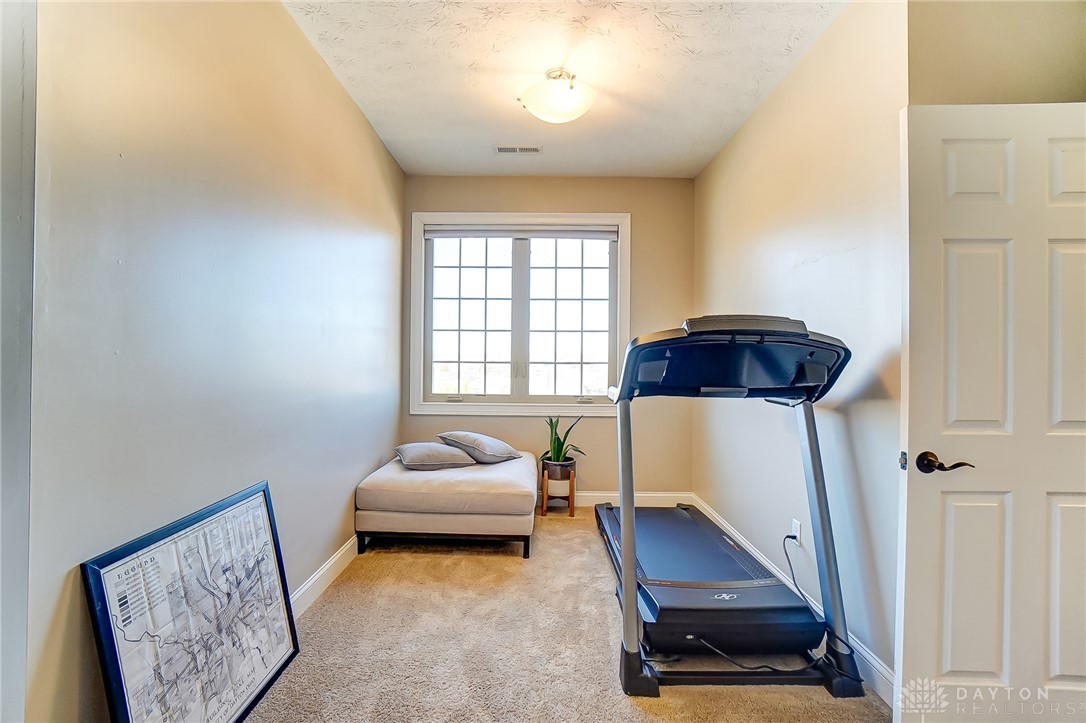 236 Pointe Oakwood Way