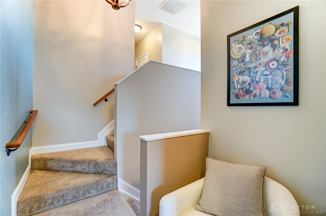 236 Pointe Oakwood Way