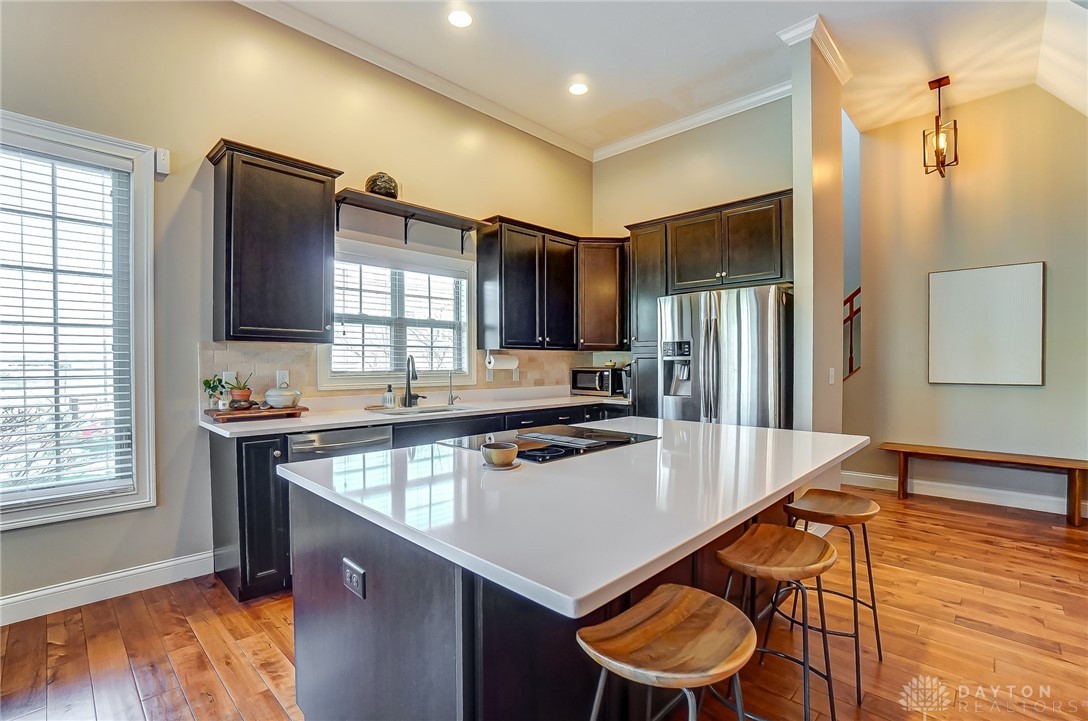 236 Pointe Oakwood Way