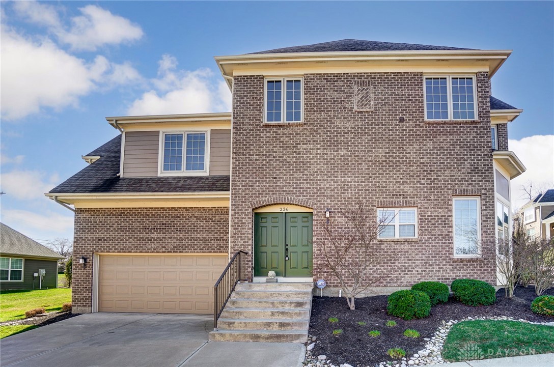 236 Pointe Oakwood Way