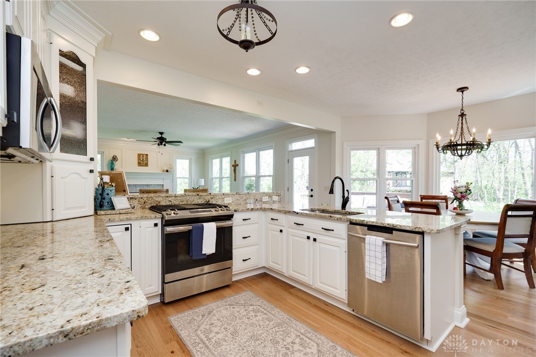 10 Meadow Brook Drive