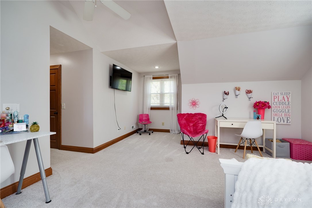 10 Meadow Brook Drive