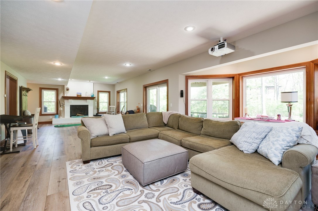 10 Meadow Brook Drive