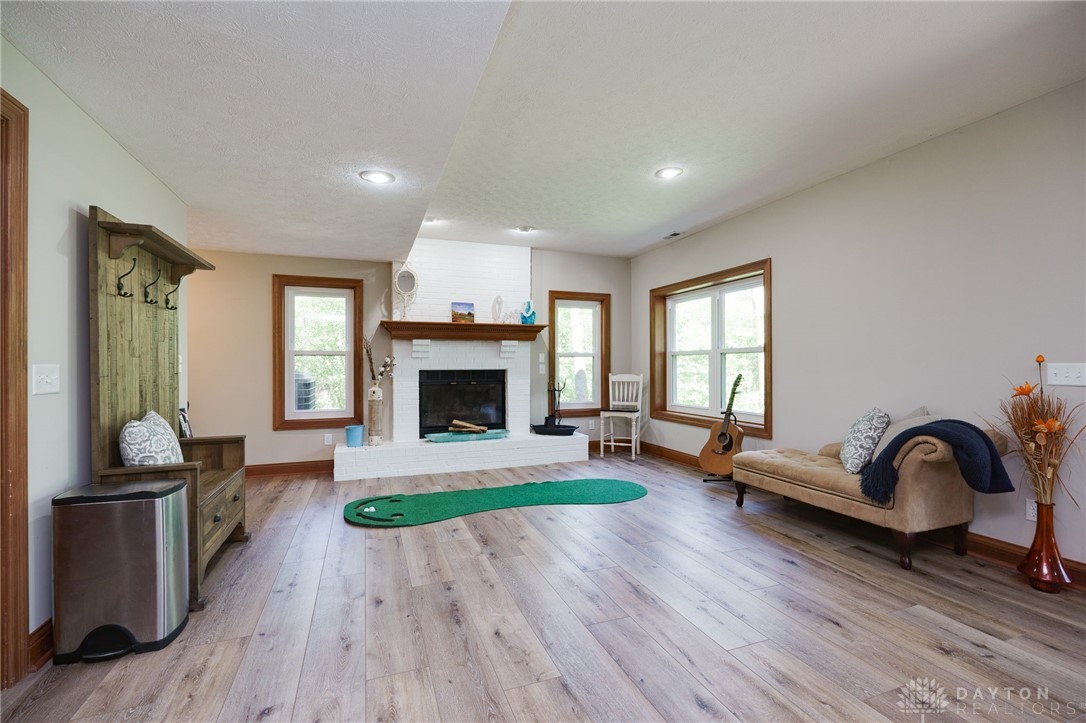 10 Meadow Brook Drive