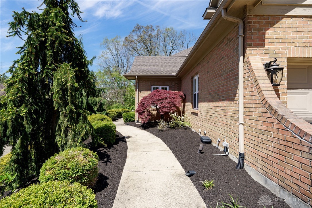 10 Meadow Brook Drive