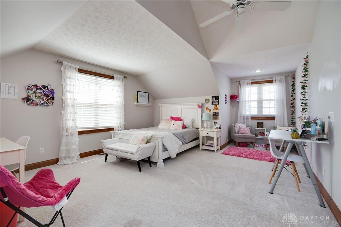 10 Meadow Brook Drive