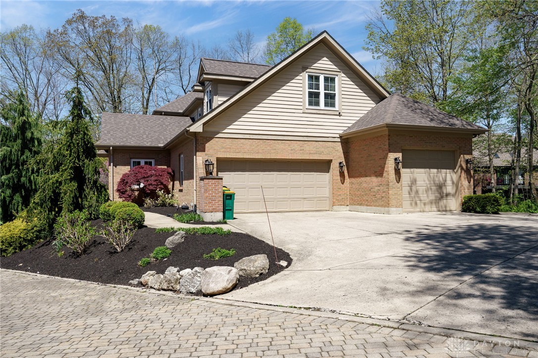 10 Meadow Brook Drive