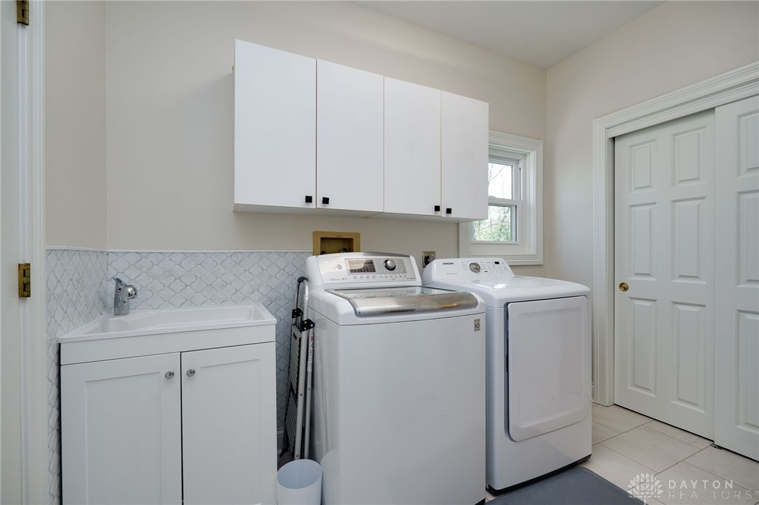 10 Meadow Brook Drive