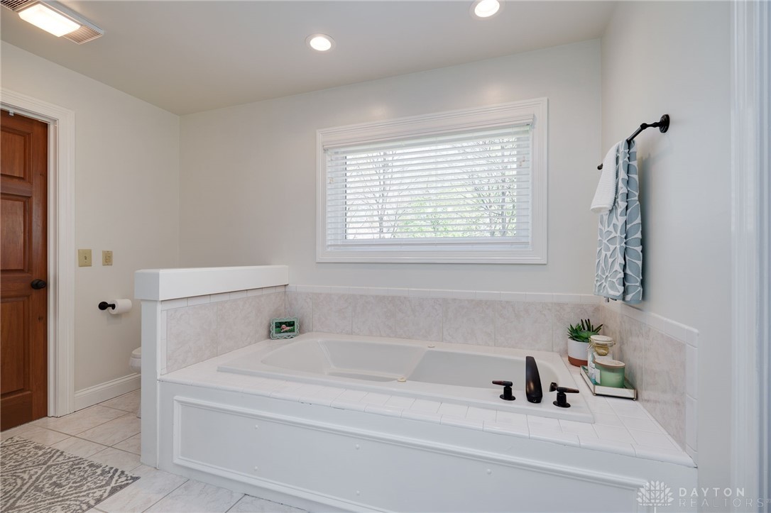 10 Meadow Brook Drive