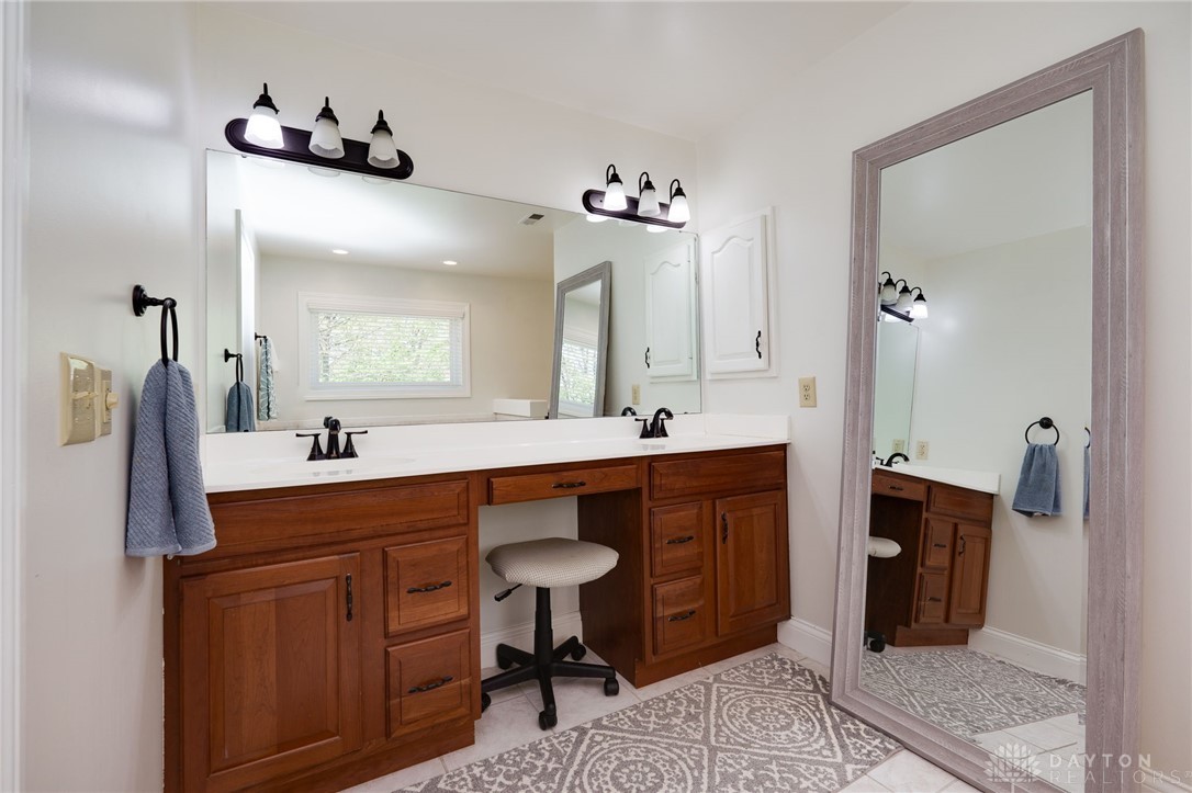 10 Meadow Brook Drive