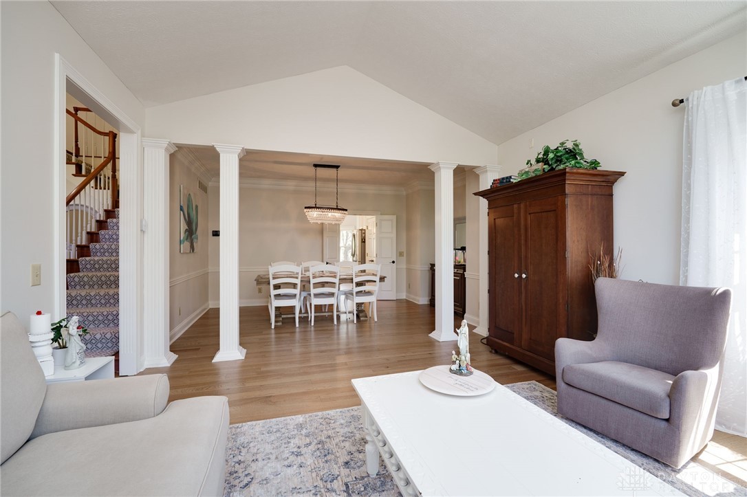 10 Meadow Brook Drive