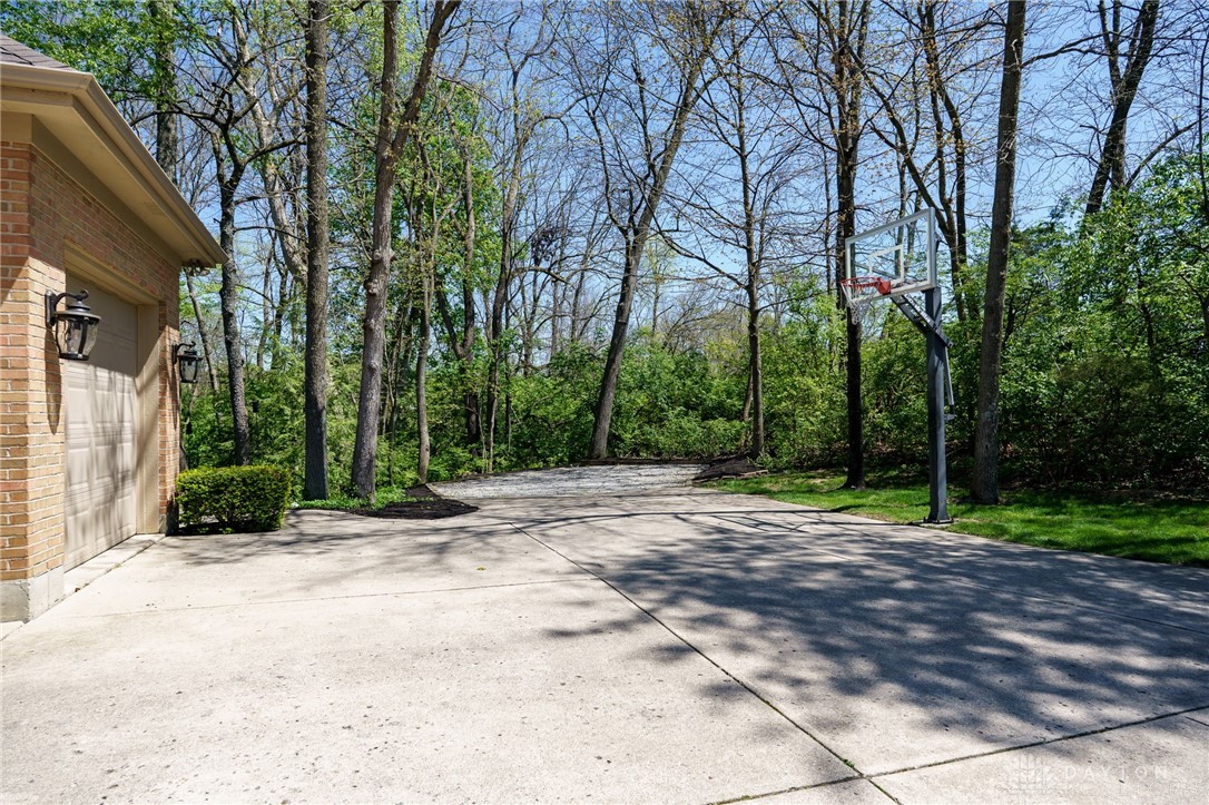 10 Meadow Brook Drive